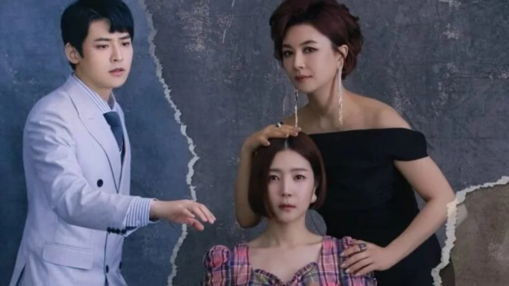 Read more about the article เรื่องย่อซีรีส์ Shady Mom-in-Law (2019)