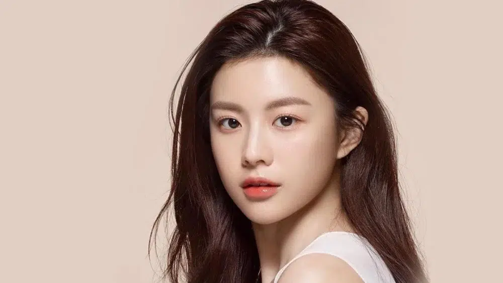 Read more about the article ประวัติและผลงาน โกยุนจอง นักแสดงสาวดาวรุ่งของเกาหลี