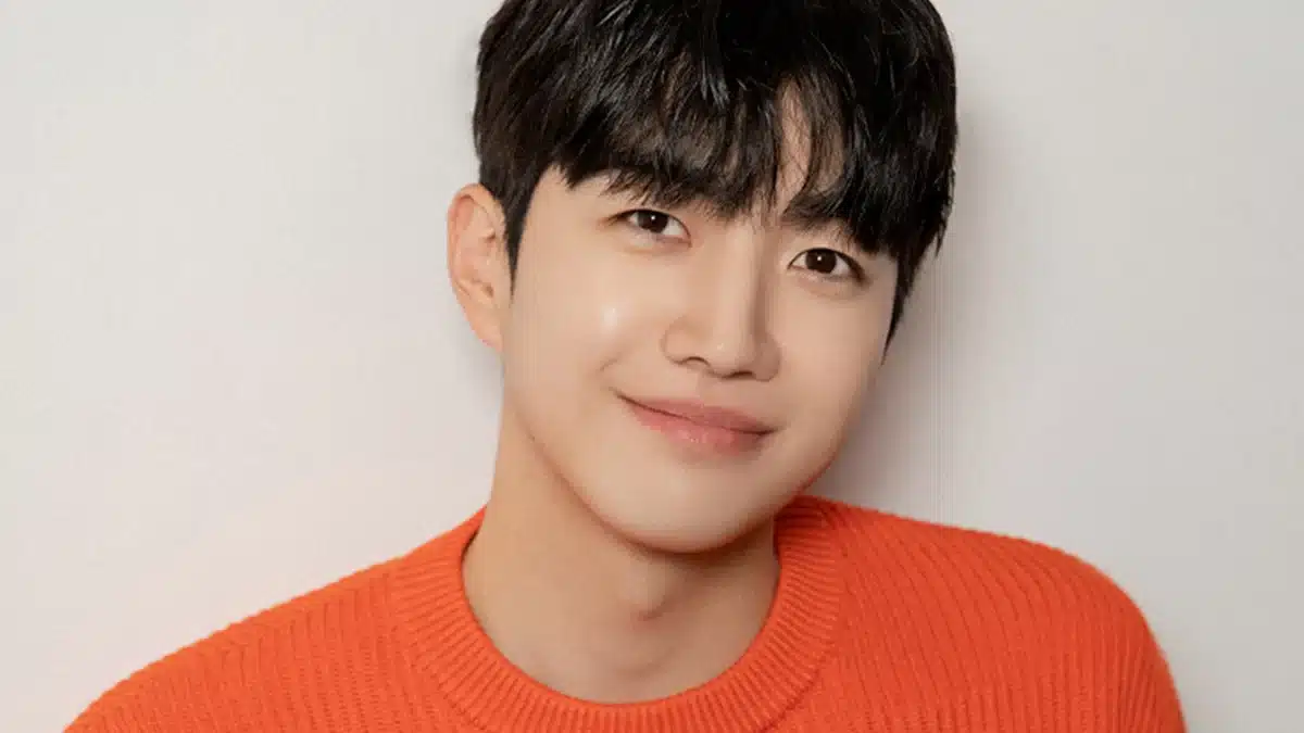 You are currently viewing 10 เรื่องน่ารู้ของคังฮุน (Kang Hoon) พร้อมประวัติและผลงาน