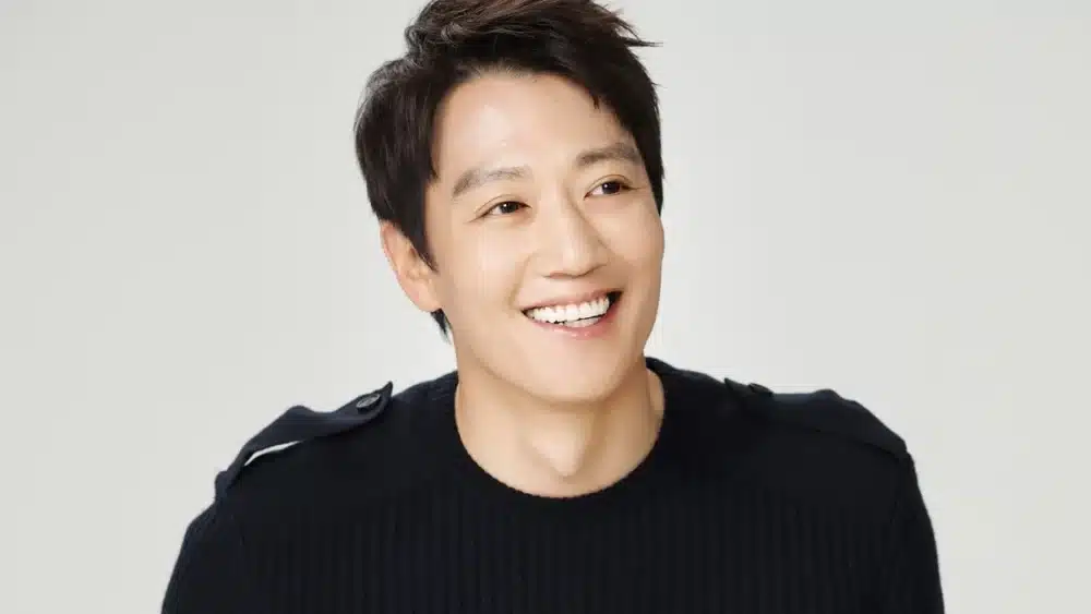 Read more about the article ประวัติและผลงานของ คิมแรวอน (Kim Rae Won)