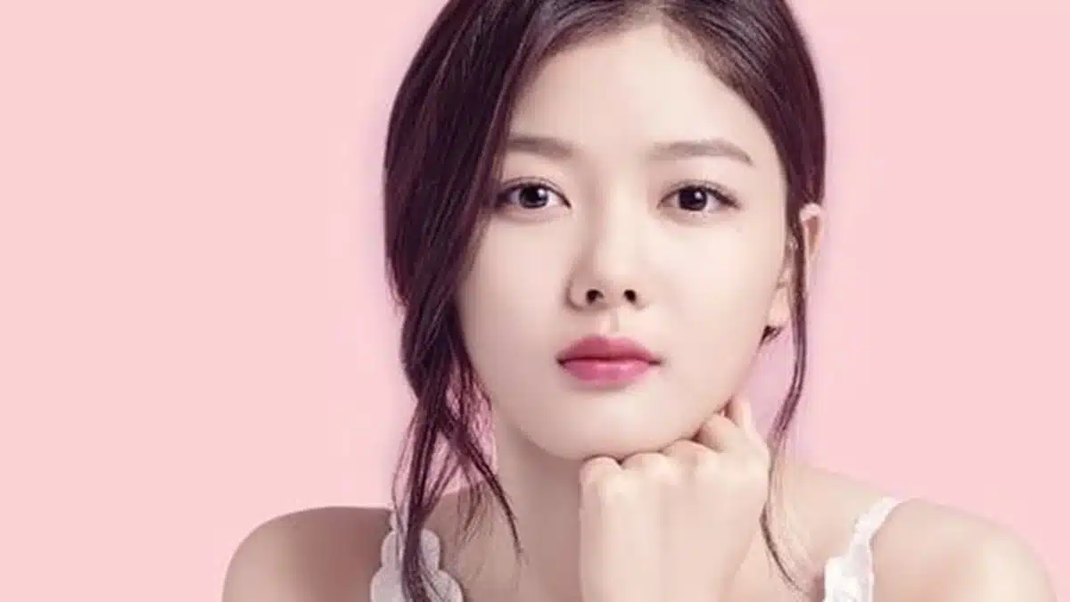 You are currently viewing 10 เรื่องน่ารู้ของคิมยูจอง (Kim Yoo Jung)