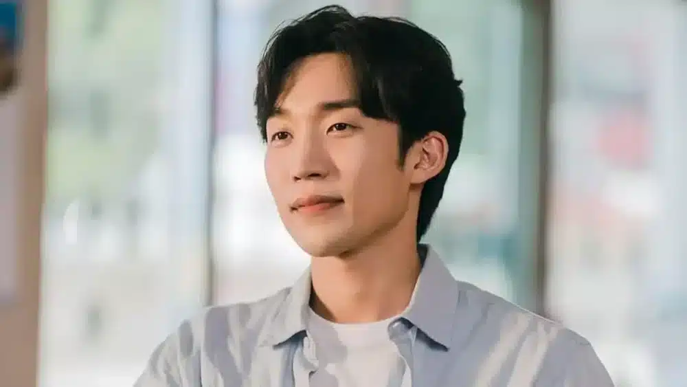Read more about the article ประวัติและผลงานของอีซังอี (Lee Sang Yi)