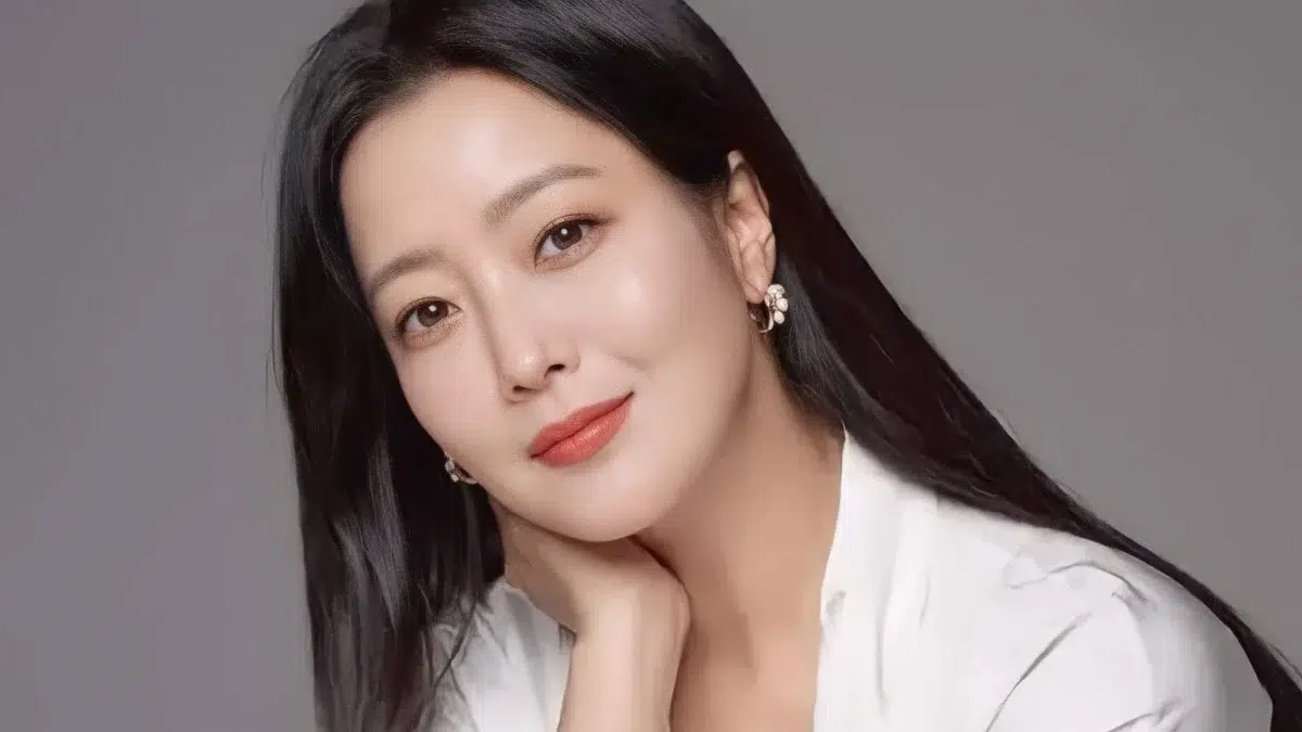 You are currently viewing คิมฮีซอน (Kim Hee Sun) พร้อมประวัติและผลงาน