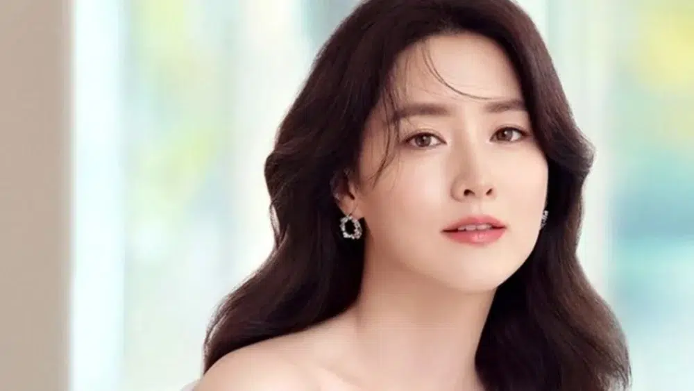 Read more about the article รู้จัก อียองเอ (Lee Young Ae) พร้อมประวัติและผลงาน
