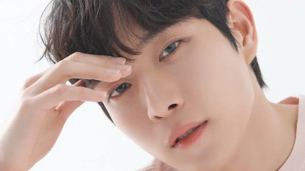 You are currently viewing 10 เรื่องน่ารู้ของนักแสดงหนุ่ม คิมยองแด (Kim Young Dae)