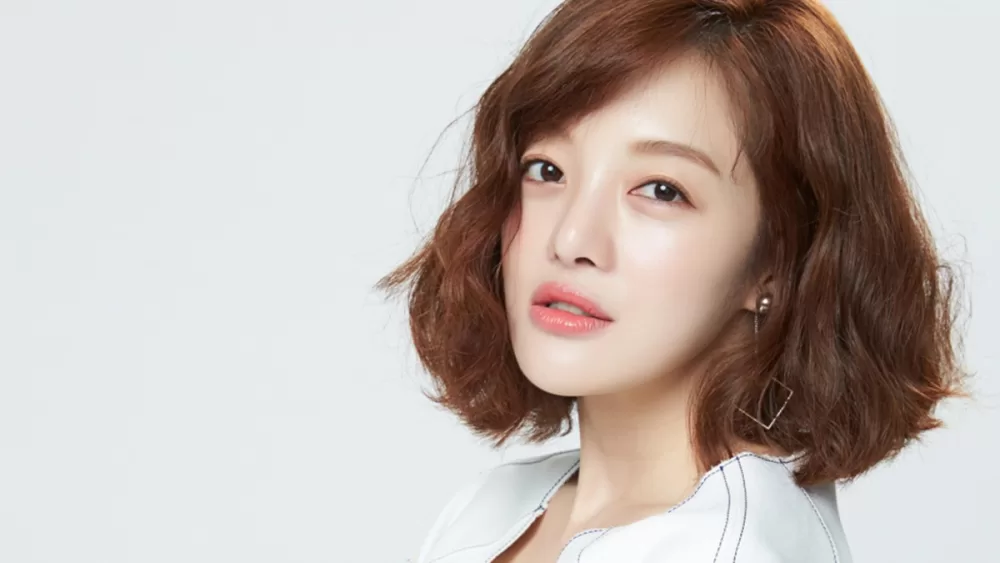 Read more about the article รู้จัก ฮวังโบรา (Hwang Bo Ra) พร้อมประวัติและผลงาน