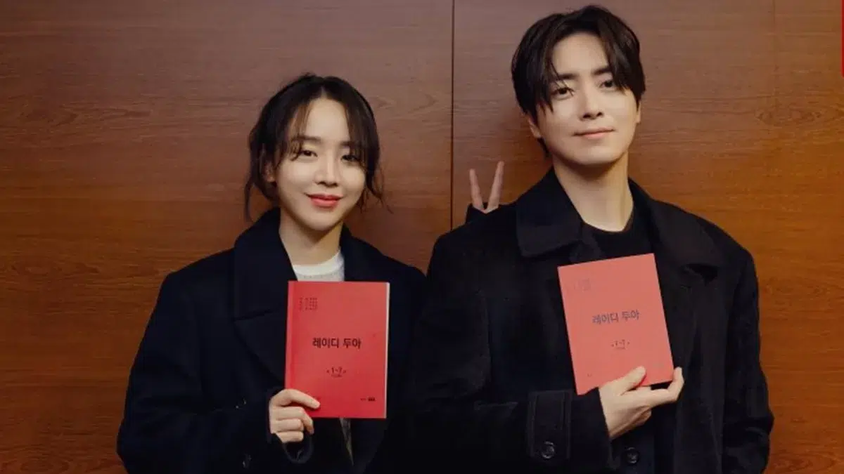 You are currently viewing เรื่องย่อซีรีส์ The Art of Sarah (2025)
