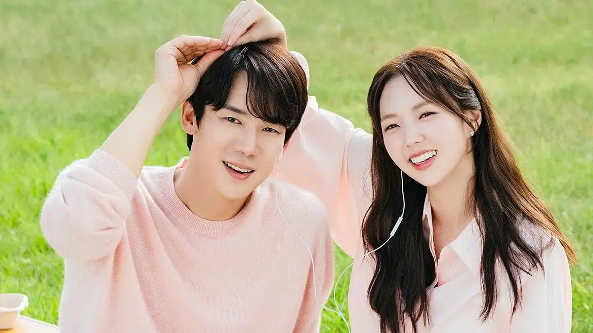 You are currently viewing ยูยอนซอก (Yoo Yeon Seok) พูดถึงเคมีระหว่างเขากับ แชซูบิน (Chae Soo Bin)