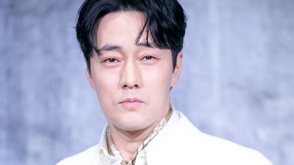 Read more about the article จากฝันของแฟนคลับสู่ความจริง! โซจีซอบ (So Ji-sub) เผยความรู้สึกขอบคุณที่ได้รับบทนำใน ‘Mercy for None’