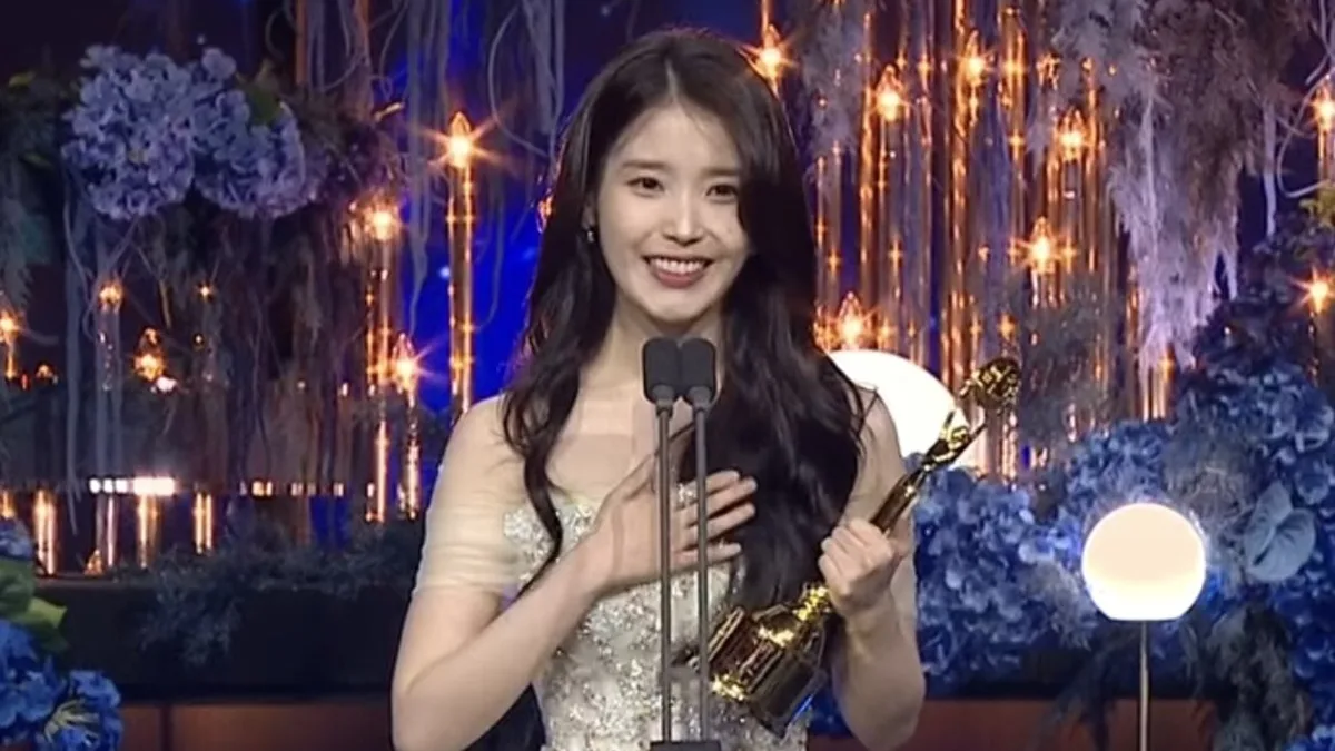 Read more about the article ไอยู (IU) ย้อนเล่าความรู้สึกตื่นเต้น ขณะกล่าวสุนทรพจน์รับรางวัลนักแสดงนำหญิงยอดเยี่ยมบนเวที Blue Dragon Series Awards