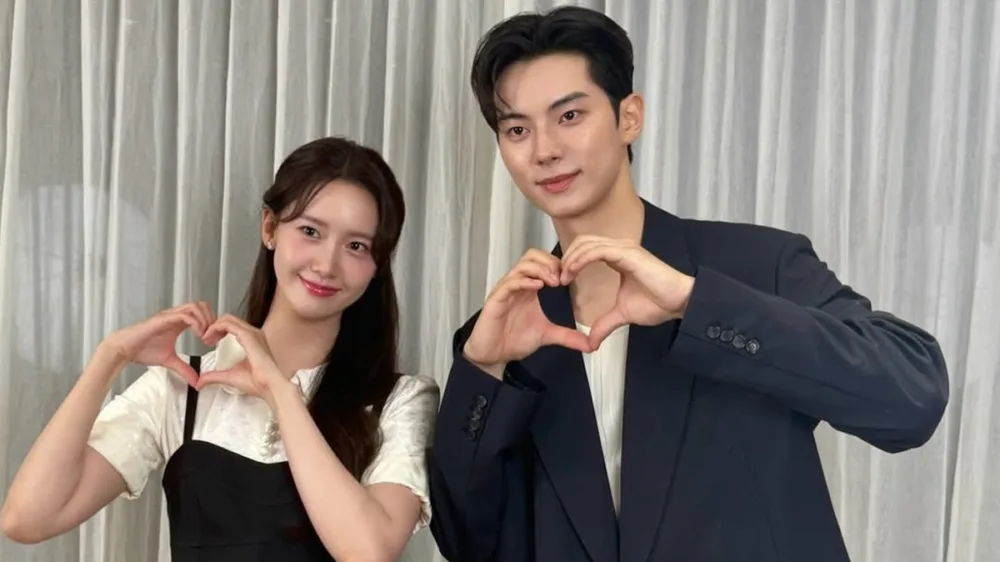 Read more about the article ยุนอา-อีแชมิน และนักแสดงอื่นๆ กล่าวส่งท้ายซีรีส์ Bon Appétit, Your Majesty อย่างอบอุ่น เผยความในใจถึงผู้ชม