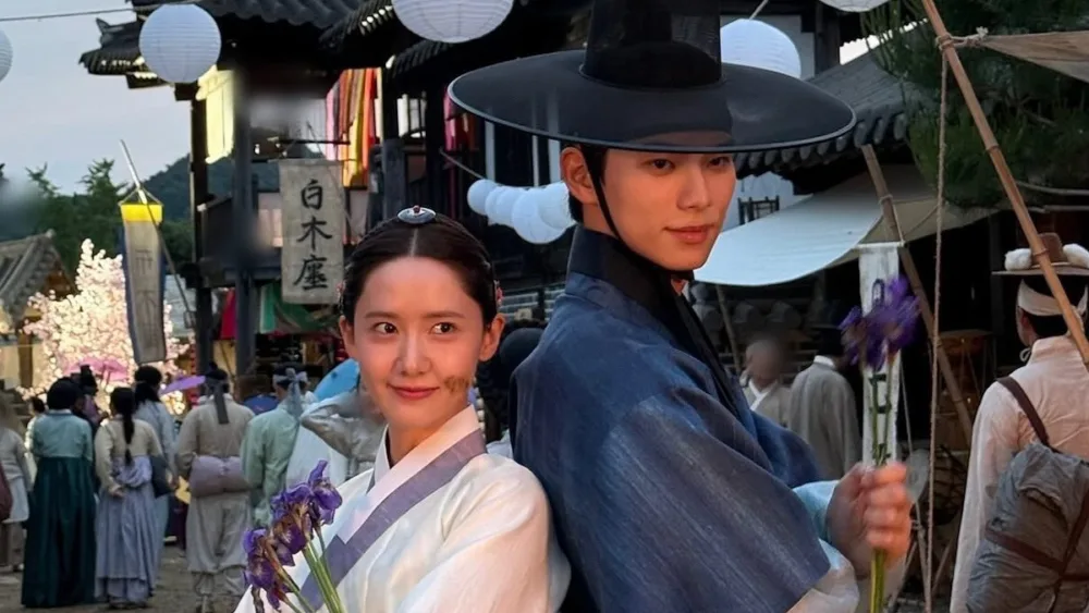 Read more about the article ยุนอา (YoonA) กล่าวชื่นชม อีแชมิน (Lee Chae Min) พร้อมเล่าถึงช่วงเวลายากลำบากในเส้นทางการแสดงและจุดเปลี่ยนสำคัญในชีวิต