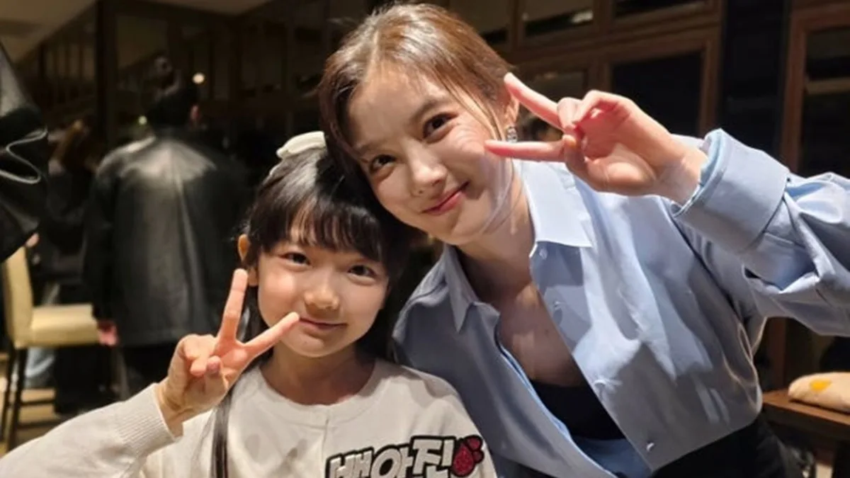 Read more about the article เรื่องราวอบอุ่นใจ คิมยูจอง (Kim Yoo Jung) หมั่นดูแลนักแสดงเด็กใน Dear X เพื่อปกป้องสภาพจิตใจ
